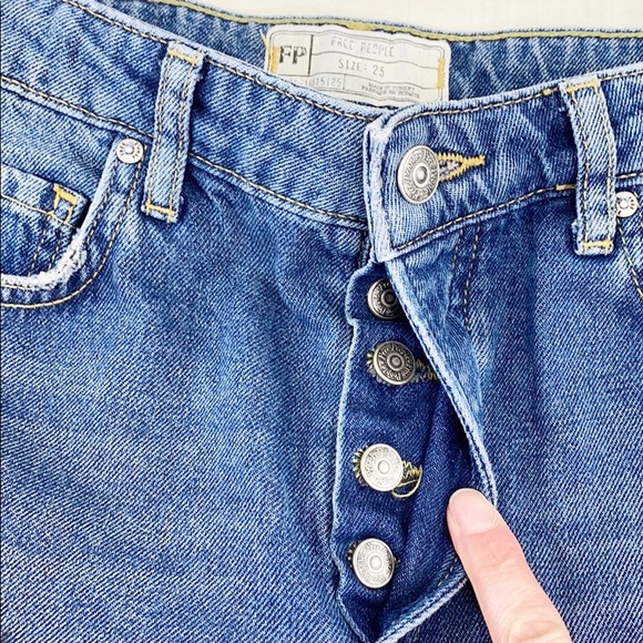 FREE PEOPLE Tattooed Print Ripped Boyfriend Jean - Picture 6 of 16